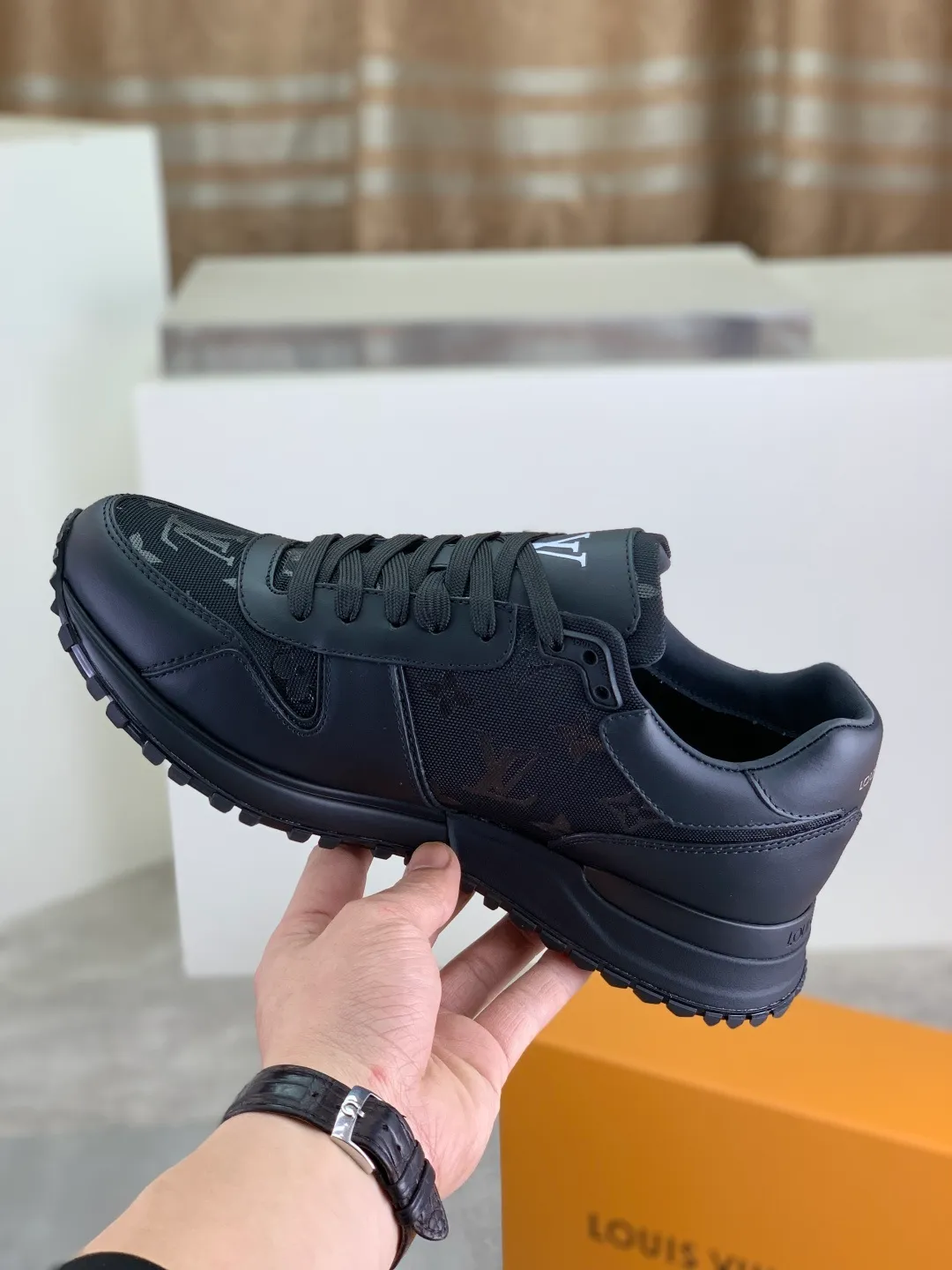Men's men's shoes P680 new style 💶[LOUIS VUITTON] (original order) new style 🍀LV Louis Vuitton * - top version of LV classic trendy shoes! Use imported original cowhide and water-dyed cowhide lining. The latest original wear-resistant TPU combination outsole! High quality products! Multiple colors available, code number: 39-45 (46 customized)